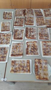 Backen im Steinbackoffen 27.07.2021.jpg