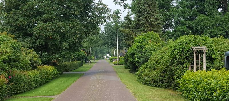 Dorfstraße, Blick nach Osten